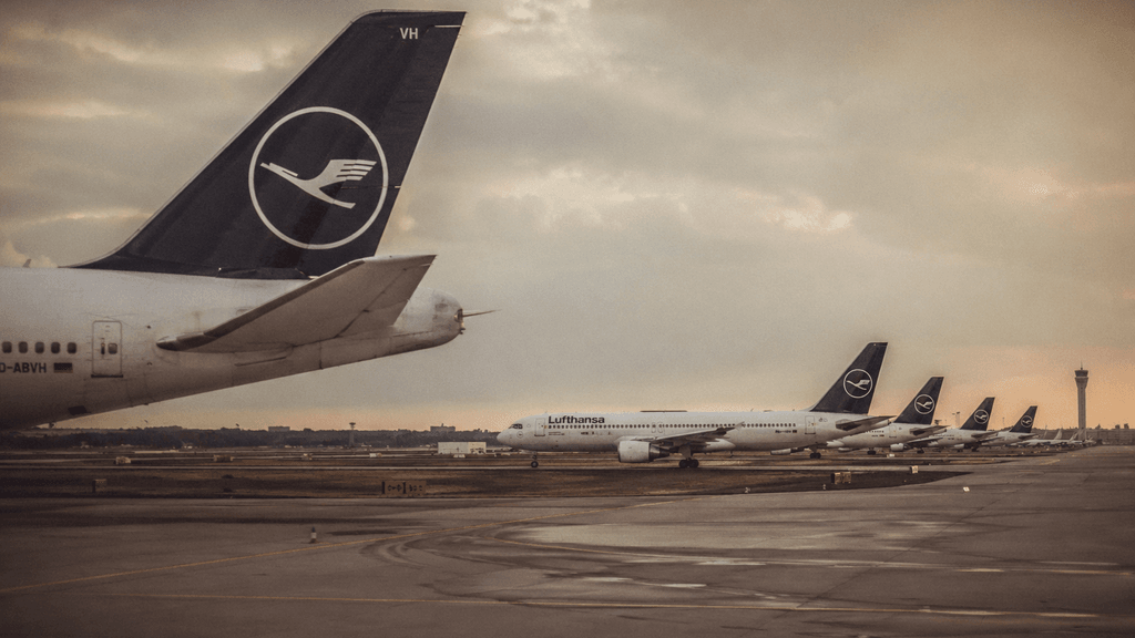 Reisesektor stolpert, da hohe Treibstoffkosten und vorsichtige Verbraucher zubeißen